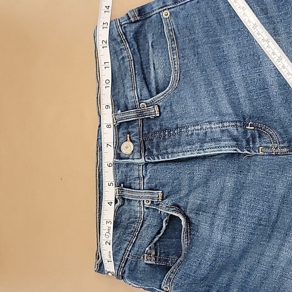 Old Navy Size 4 Ultra High Rise Super Straight Button Fly Jeans with Frayed Hem - Picture 3 of 15